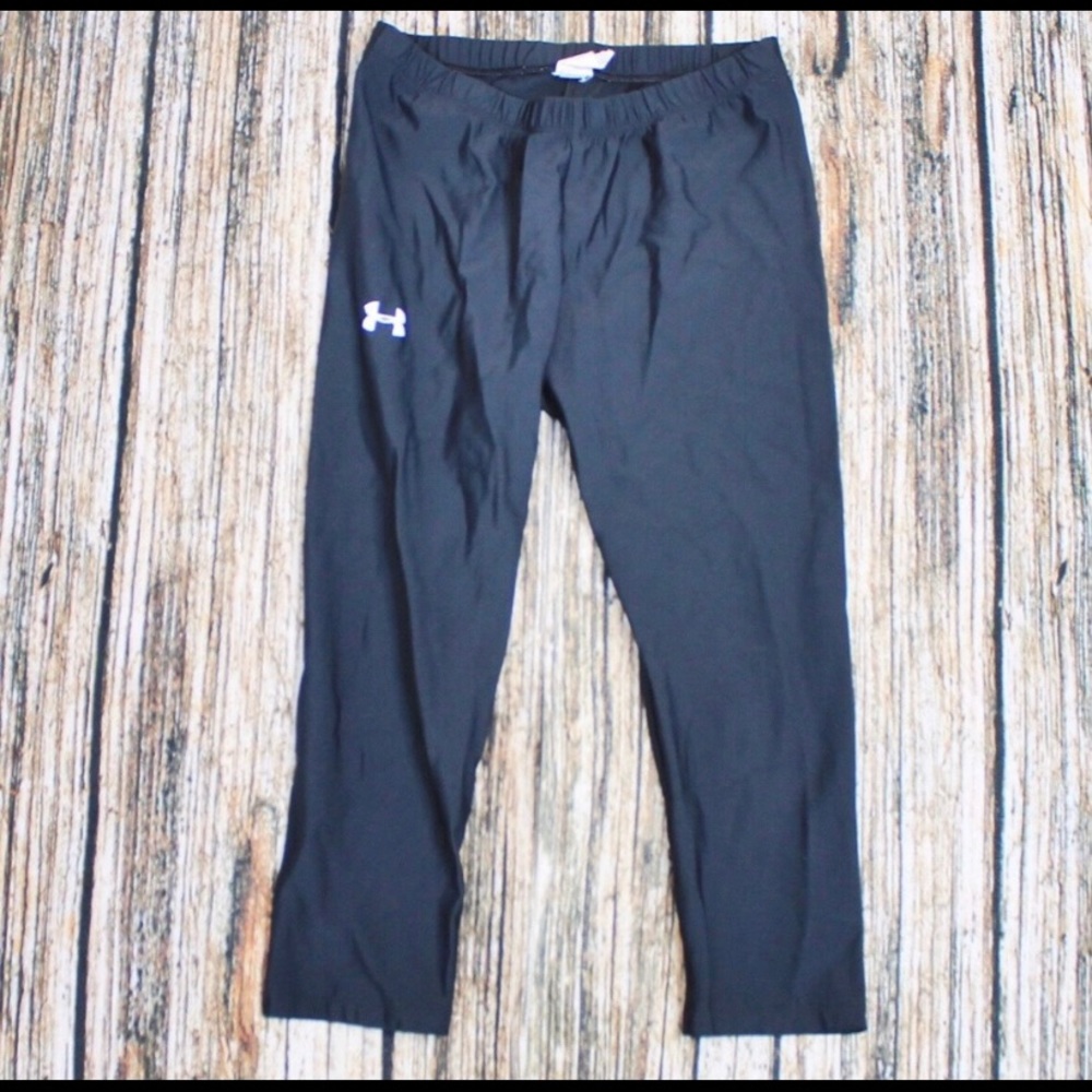 Under Armour Black Crop Leggings Size Small